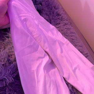 white leggings with pockets